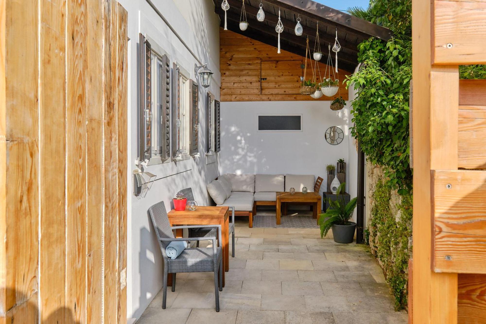 Dolphin Suites Veli Losinj Exterior photo