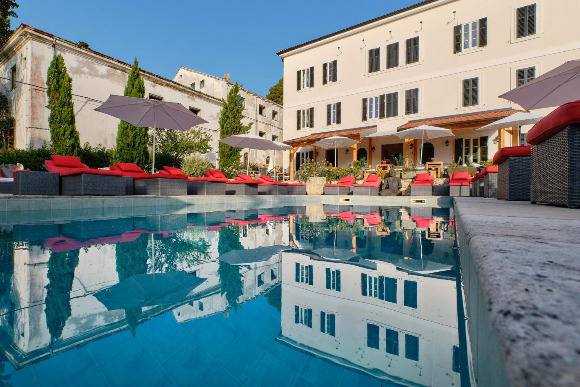 Dolphin Suites Veli Losinj Exterior photo